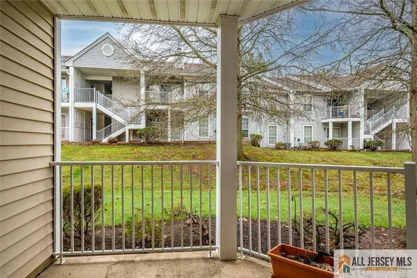 $2,500 | 69 Amberly Court, Unit 165, Franklin Park, NJ 08823