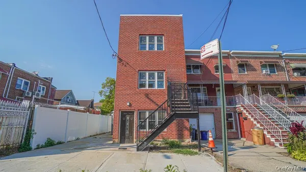 $1,100,000 | 1011 East 221st Street | Williamsbridge