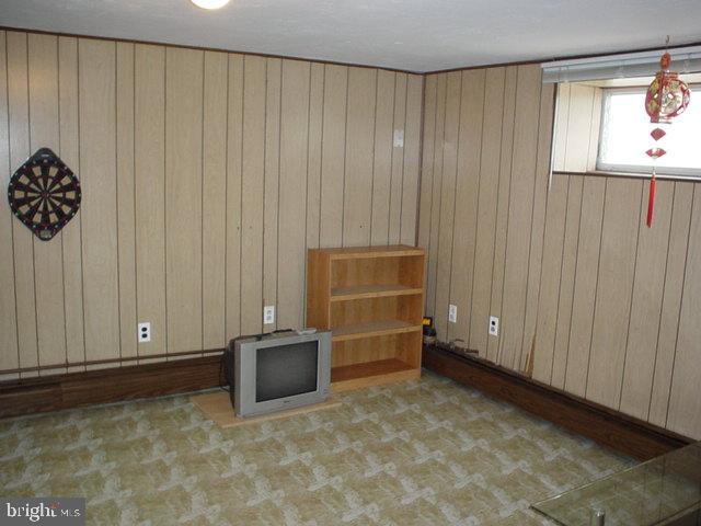 1743 Danforth Street Philadelphia, PA 19152 - Photo 3 of 5 Gallery Image 3