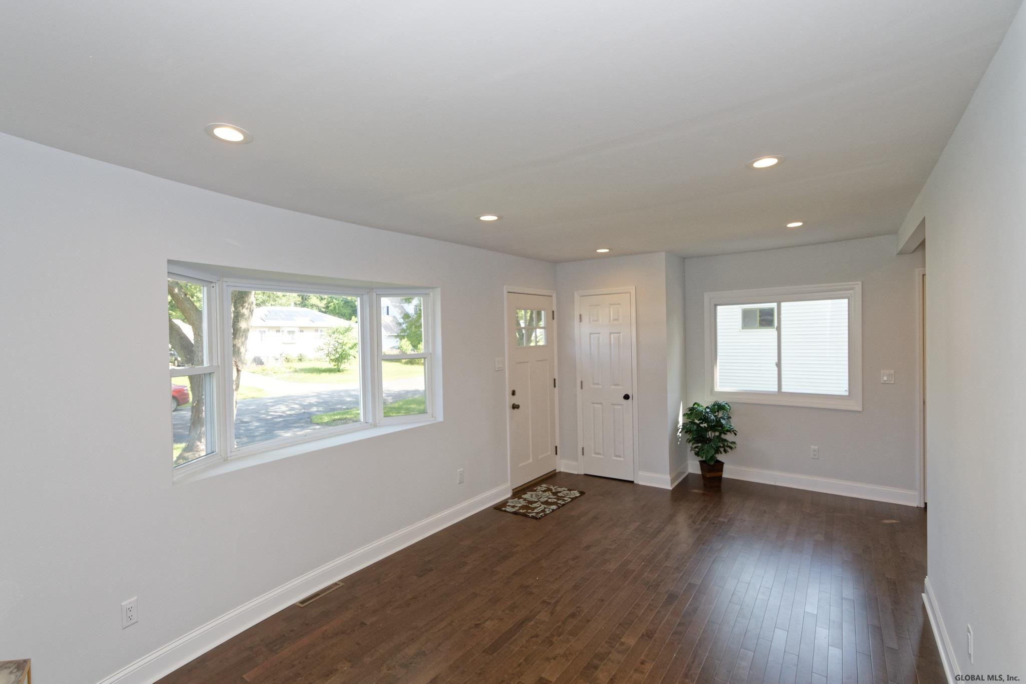 38 Tanglewood Road Colonie, NY 12205 - Photo 8 of 28 Photo 8