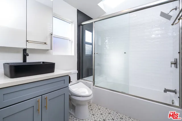 $3,250 | 6461 Whitman Avenue, Lake Balboa, CA 91406