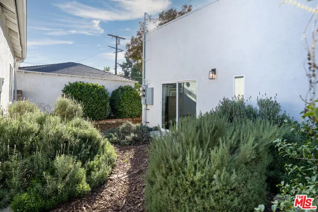 $3,250 | 6461 Whitman Avenue, Lake Balboa, CA 91406