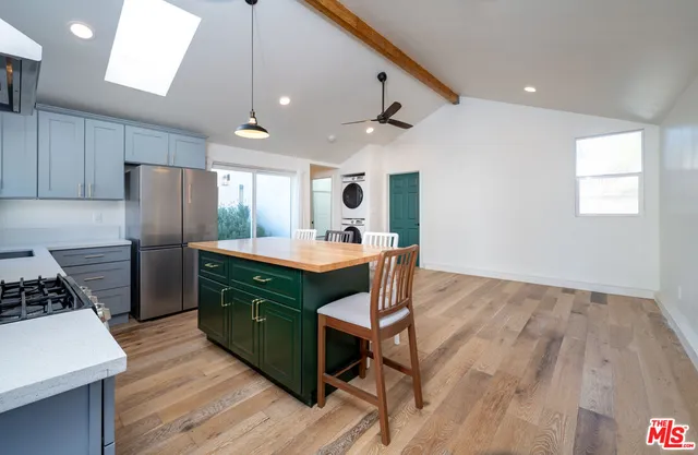 $3,250 | 6461 Whitman Avenue, Lake Balboa, CA 91406