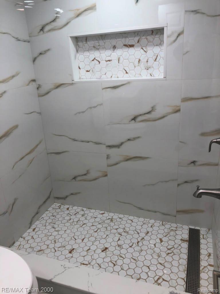 3418 Harding Street Dearborn, MI 48124 - Photo 14 of 15 WhatsApp Image 2026-06-30 at 22.16.36 (1).jpeg