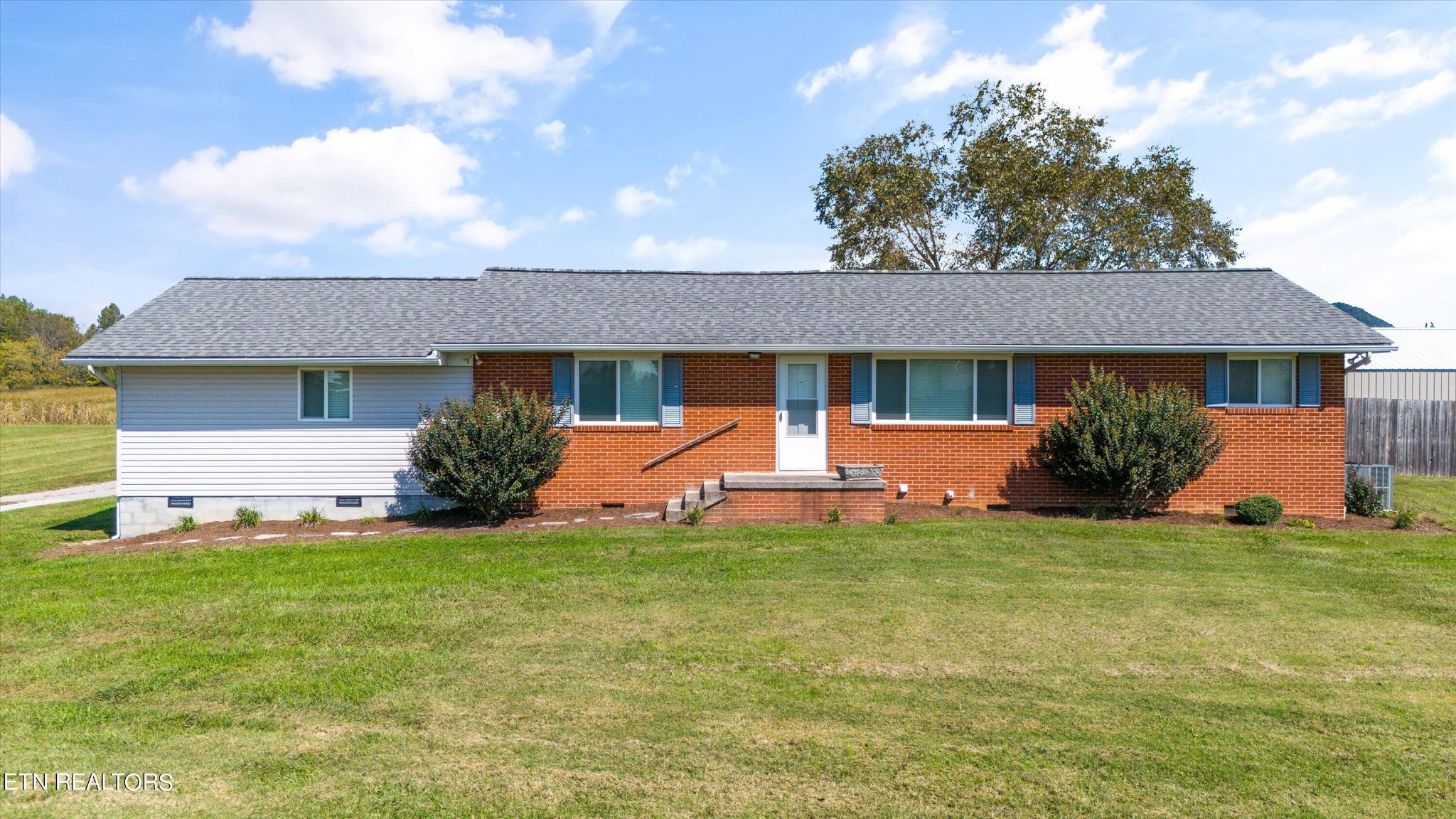 9821 East Emory Road Corryton, TN 37721 - Photo 1 of 42