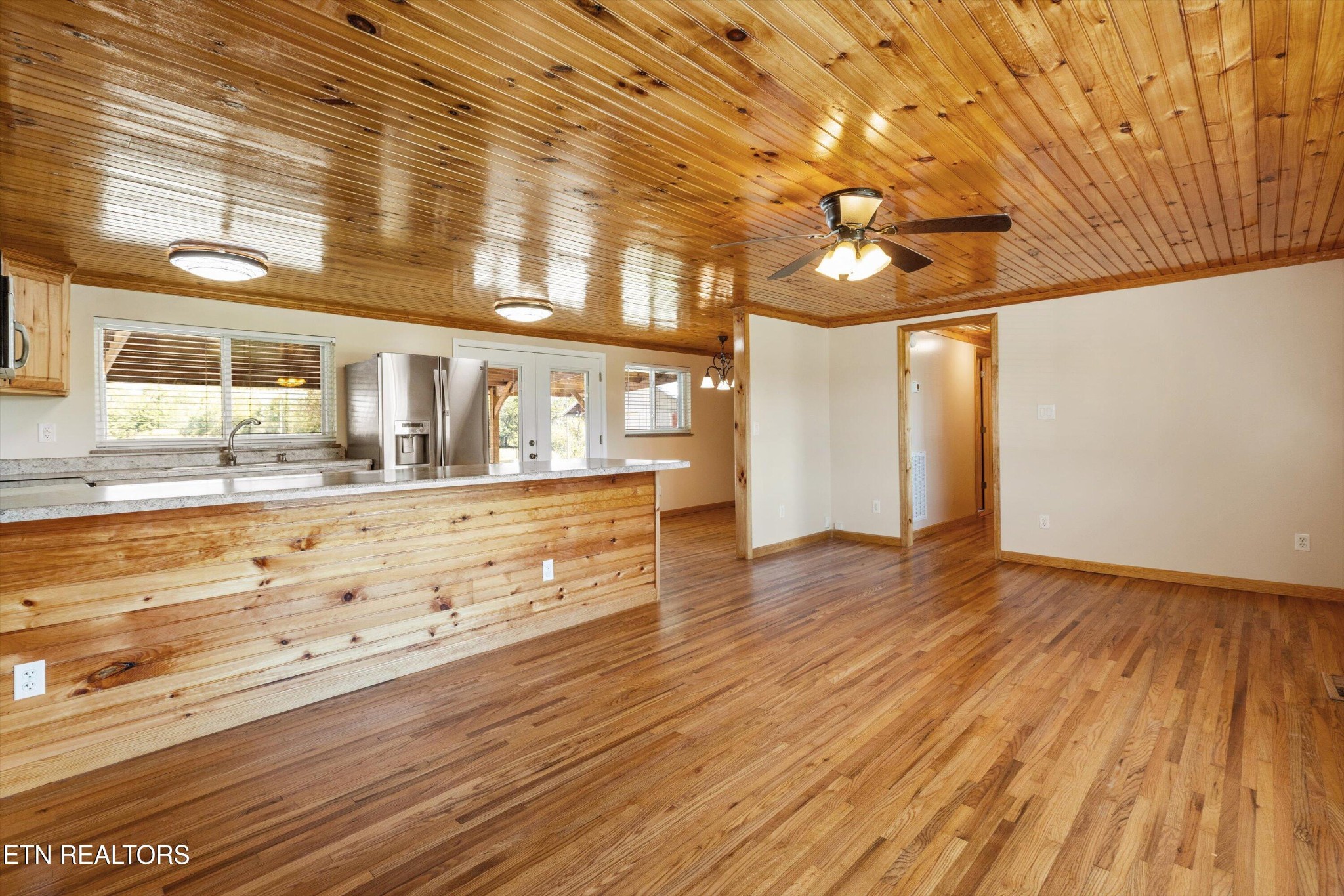 9821 East Emory Road Corryton, TN 37721 - Photo 8 of 42