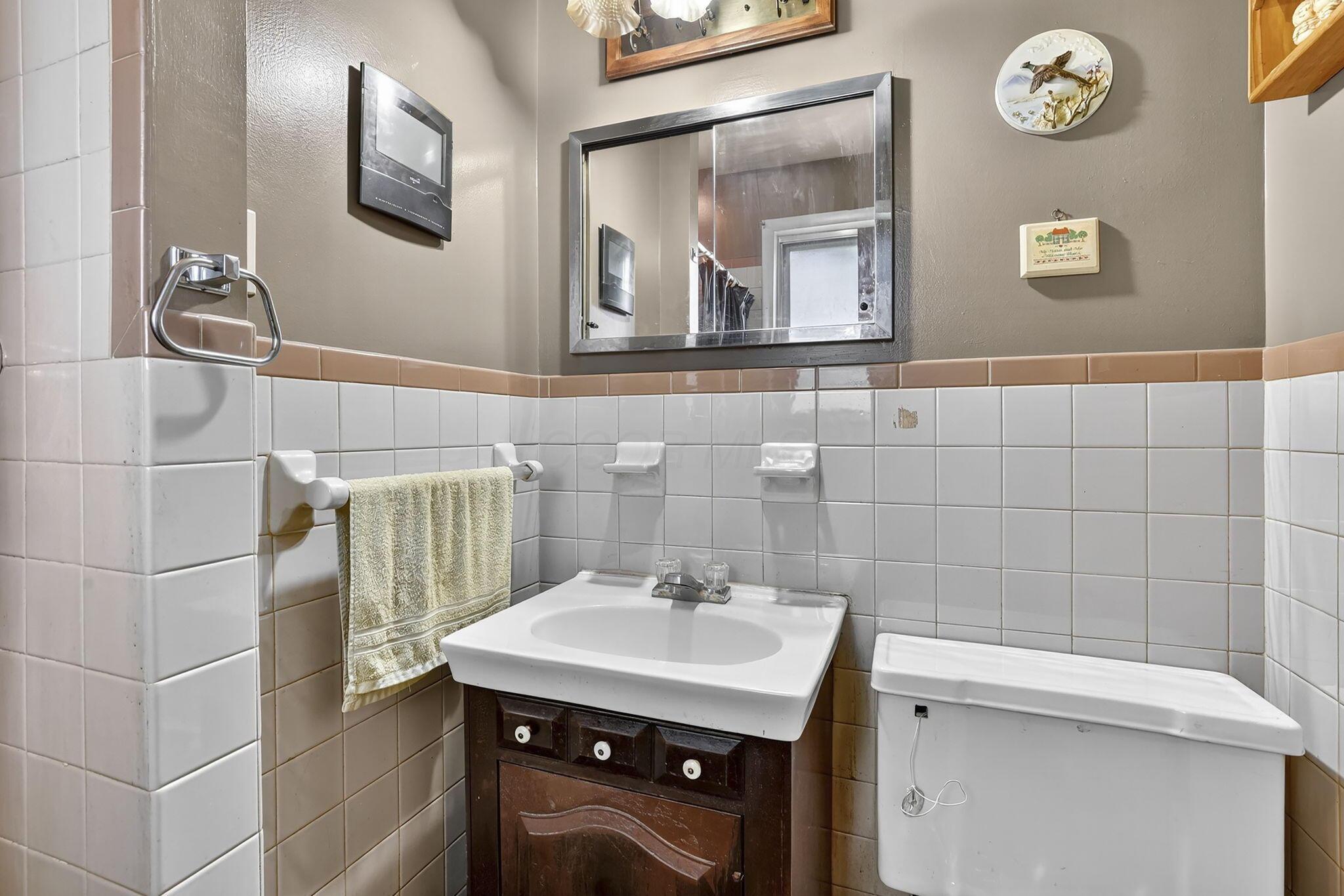 1529 South Hamilton Road Columbus, OH 43227 - Photo 35 of 49 38-web-or-mls-011A6668
