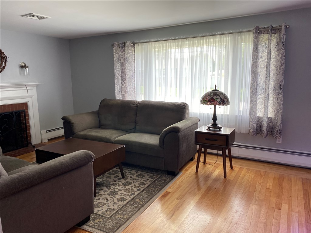 37 Park Forest Road Cranston, RI 02920 - Photo 11 of 26 Gallery Image 11