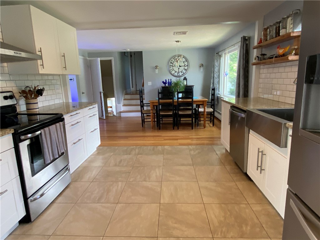 37 Park Forest Road Cranston, RI 02920 - Photo 5 of 26 Gallery Image 5
