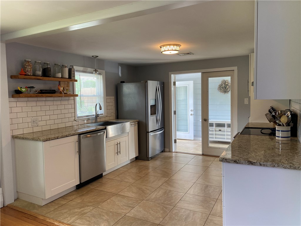 37 Park Forest Road Cranston, RI 02920 - Photo 7 of 26 Gallery Image 7