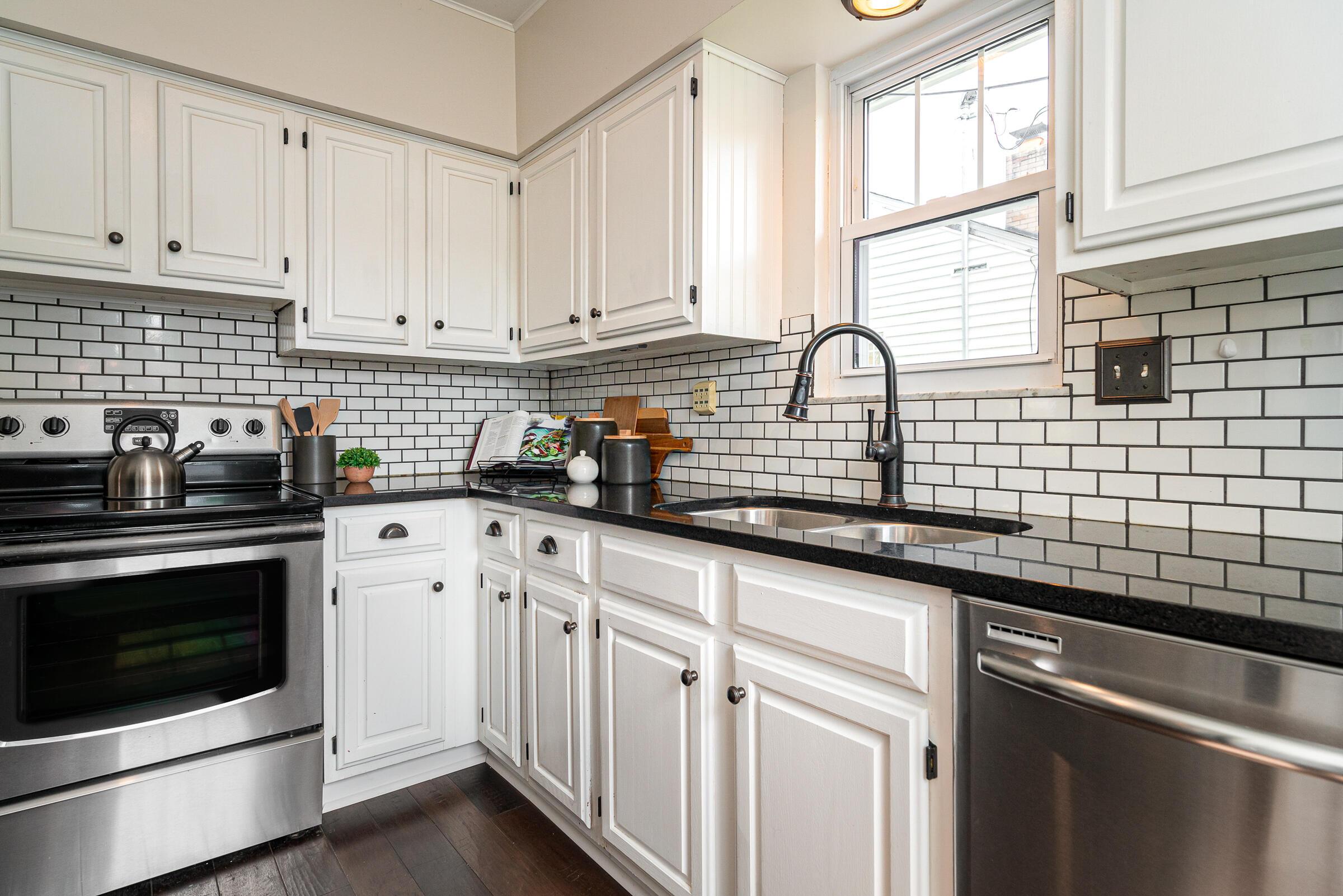 491 Garden Road Columbus, OH 43214 - Photo 12 of 32 491 Garden Rd-13