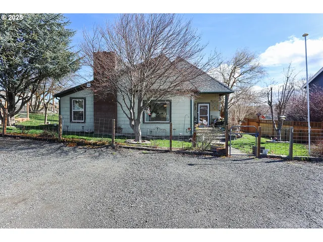 $399,000 | 552 Williams Street, Dufur, OR 97021