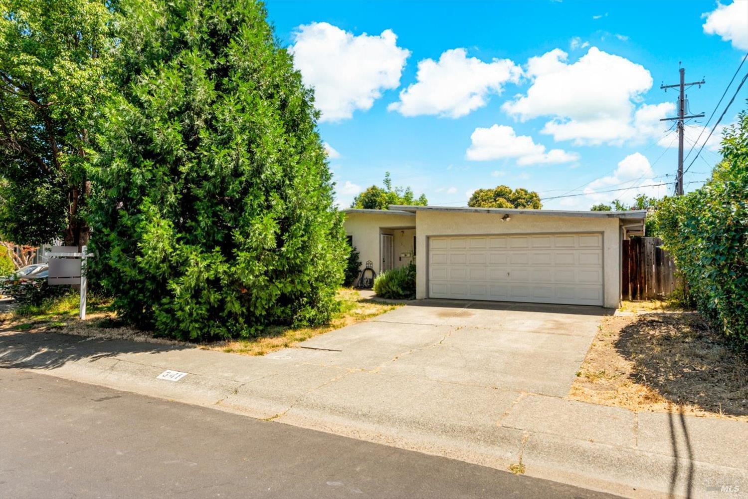 341 Grape Street Vacaville, CA 95688 - Photo 1 of 40