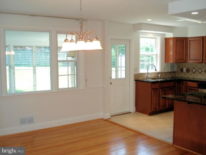 613 Piccadilly Road Towson, MD 21204 - Photo 2 of 25 Dining Room