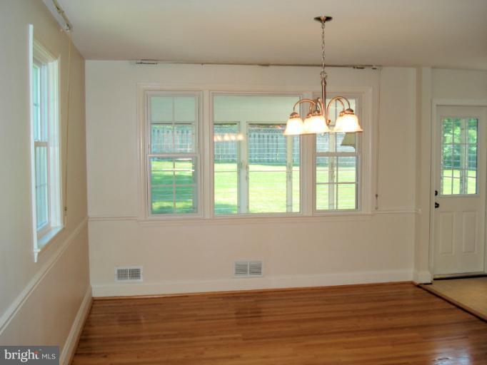 613 Piccadilly Road Towson, MD 21204 - Photo 21 of 25 Dining Room