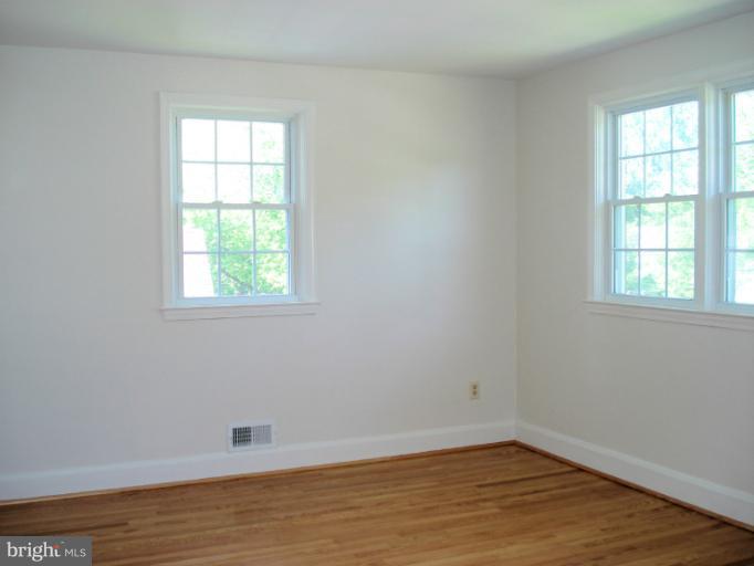 613 Piccadilly Road Towson, MD 21204 - Photo 22 of 25 Bedroom