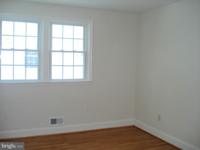 613 Piccadilly Road Towson, MD 21204 - Photo 4 of 25 Bedroom