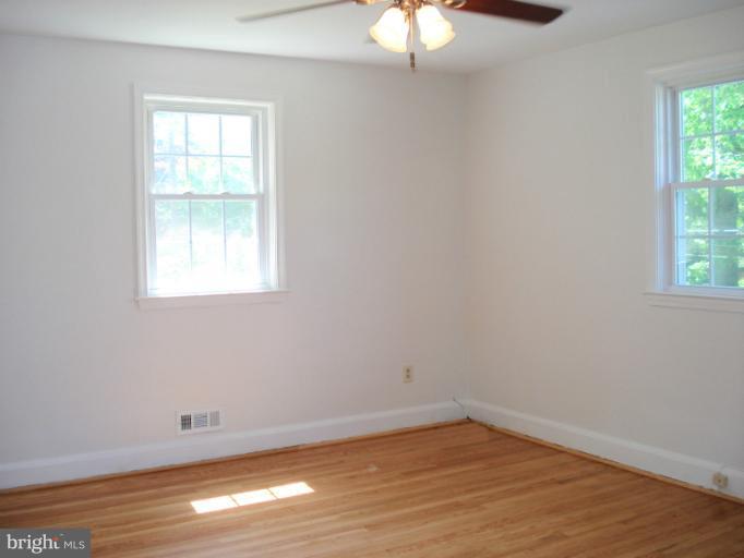 613 Piccadilly Road Towson, MD 21204 - Photo 5 of 25 Bedroom