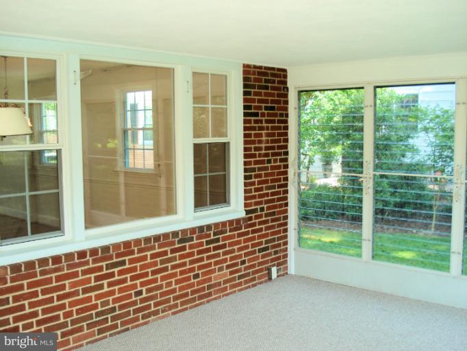 613 Piccadilly Road Towson, MD 21204 - Photo 9 of 25 Interior (General)