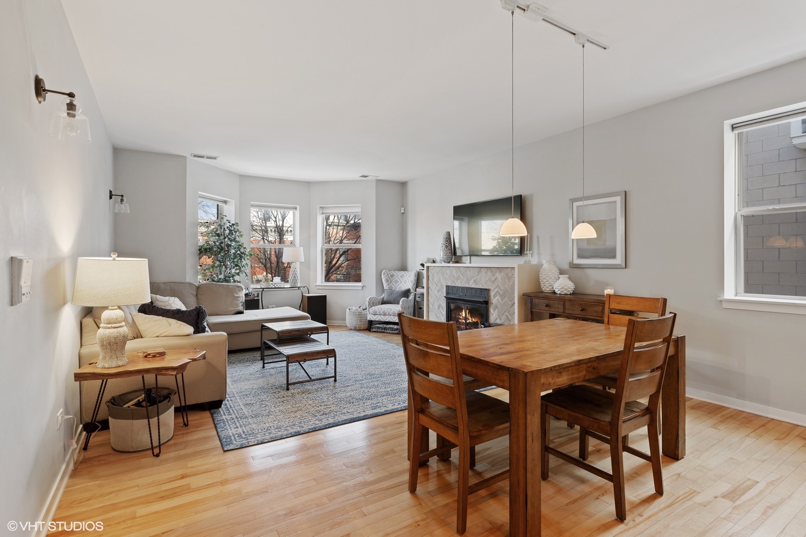 1016 South Racine Avenue, Unit 301 Chicago, IL 60607 - Photo 2 of 25