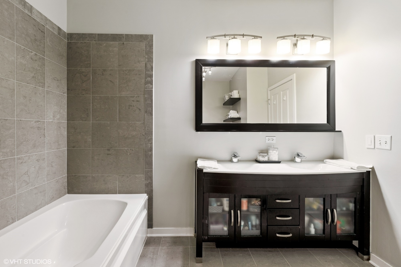 1016 South Racine Avenue, Unit 301 Chicago, IL 60607 - Photo 19 of 25