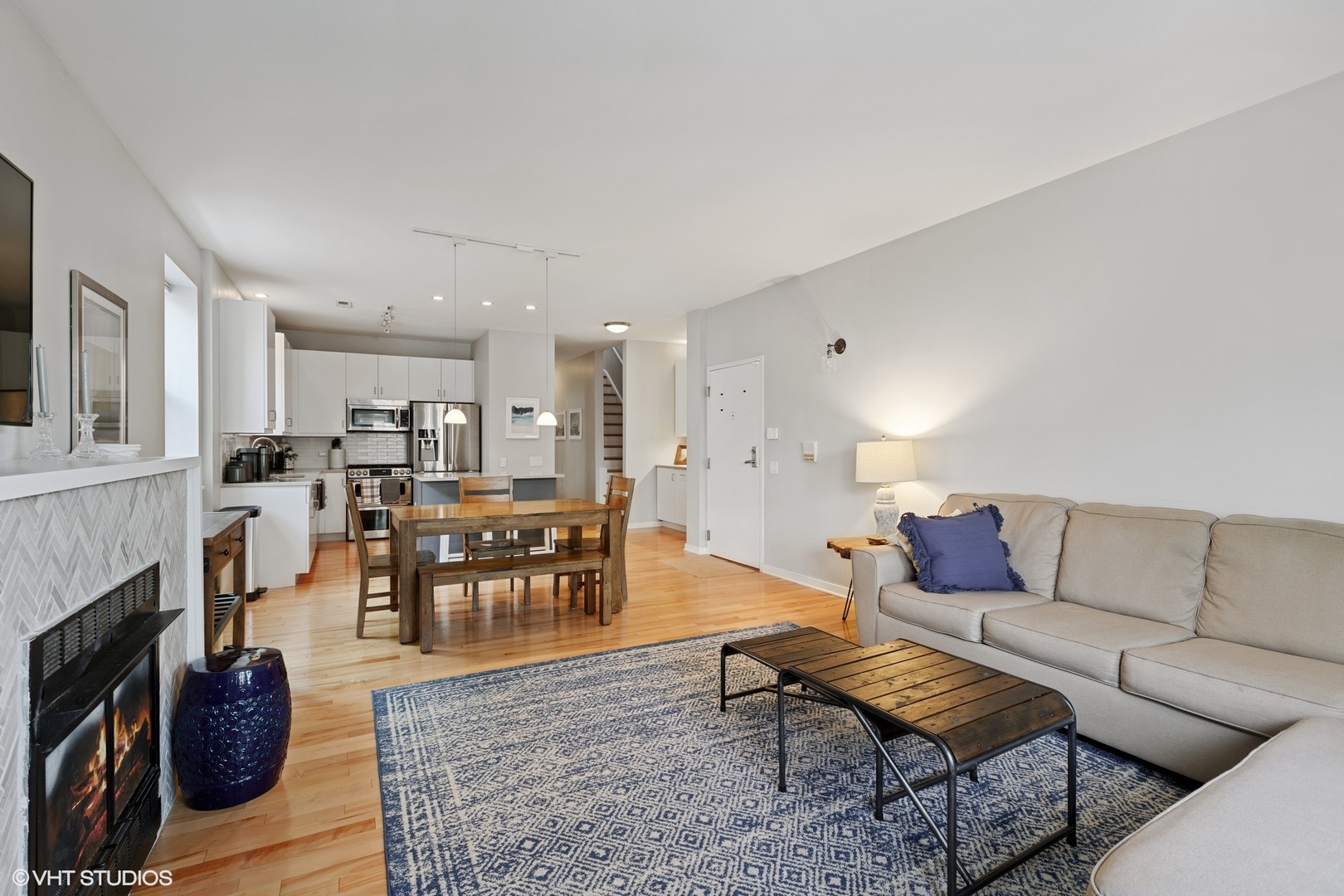 1016 South Racine Avenue, Unit 301 Chicago, IL 60607 - Photo 4 of 25