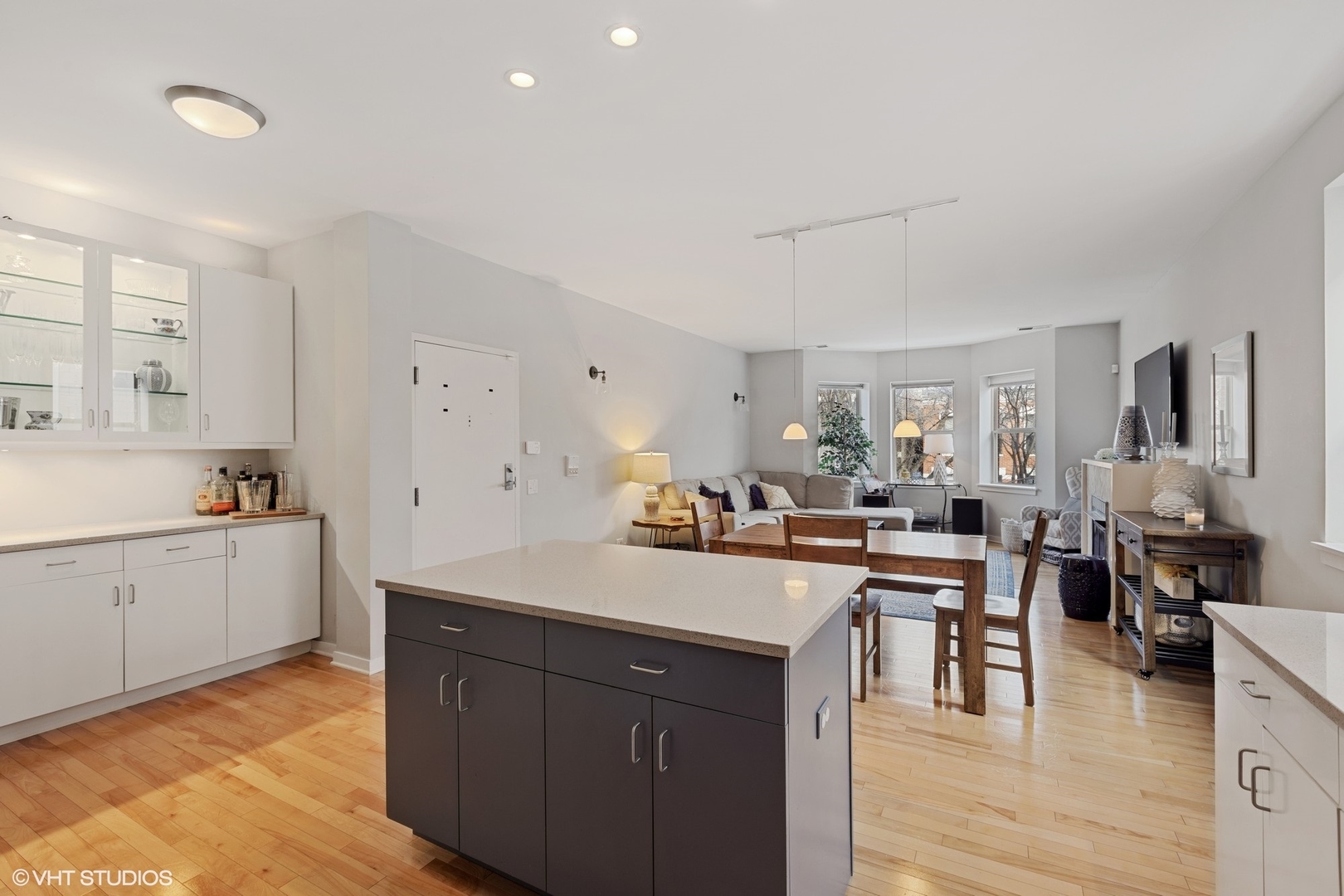 1016 South Racine Avenue, Unit 301 Chicago, IL 60607 - Photo 9 of 25