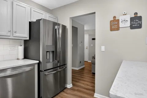 $285,000 | 7040 Remington Court, Unit 101, Woodridge, IL 60517