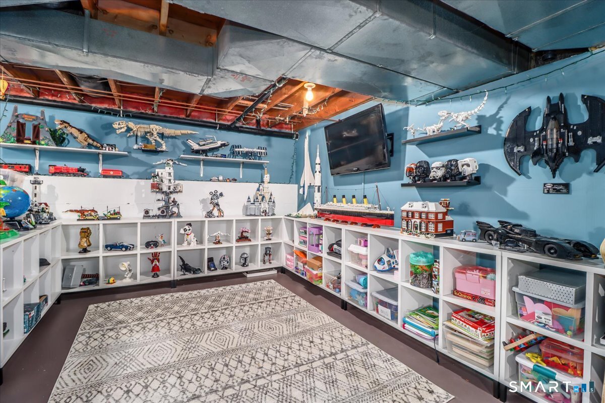 52 Key Rock Road Newtown, CT 06470 - Photo 31 of 40 a utility room with stainless steel appliances