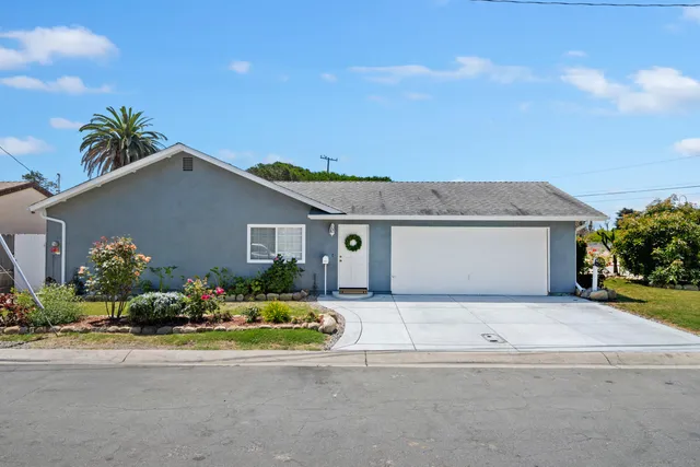 $1,300,000 | 4617 9th Street, Carpinteria, CA 93013