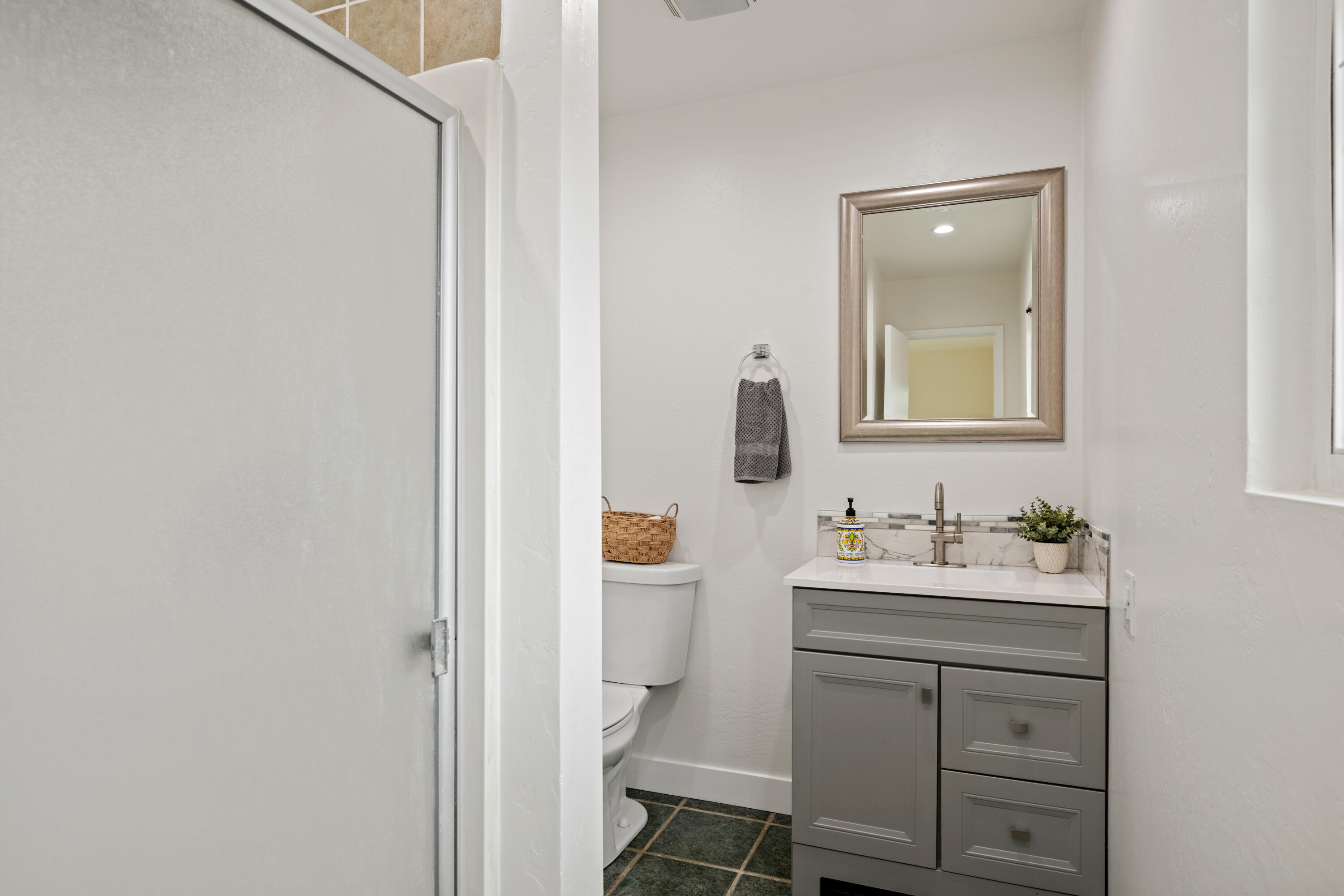 4617 9th Street Carpinteria, CA 93013 - Photo 11 of 19 Primary Bathroom