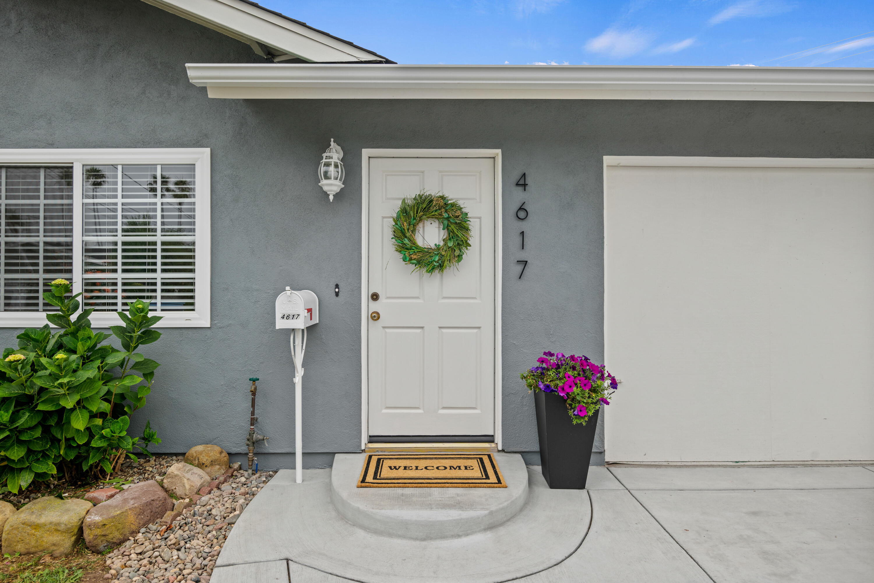 4617 9th Street Carpinteria, CA 93013 - Photo 4 of 19 Entrance