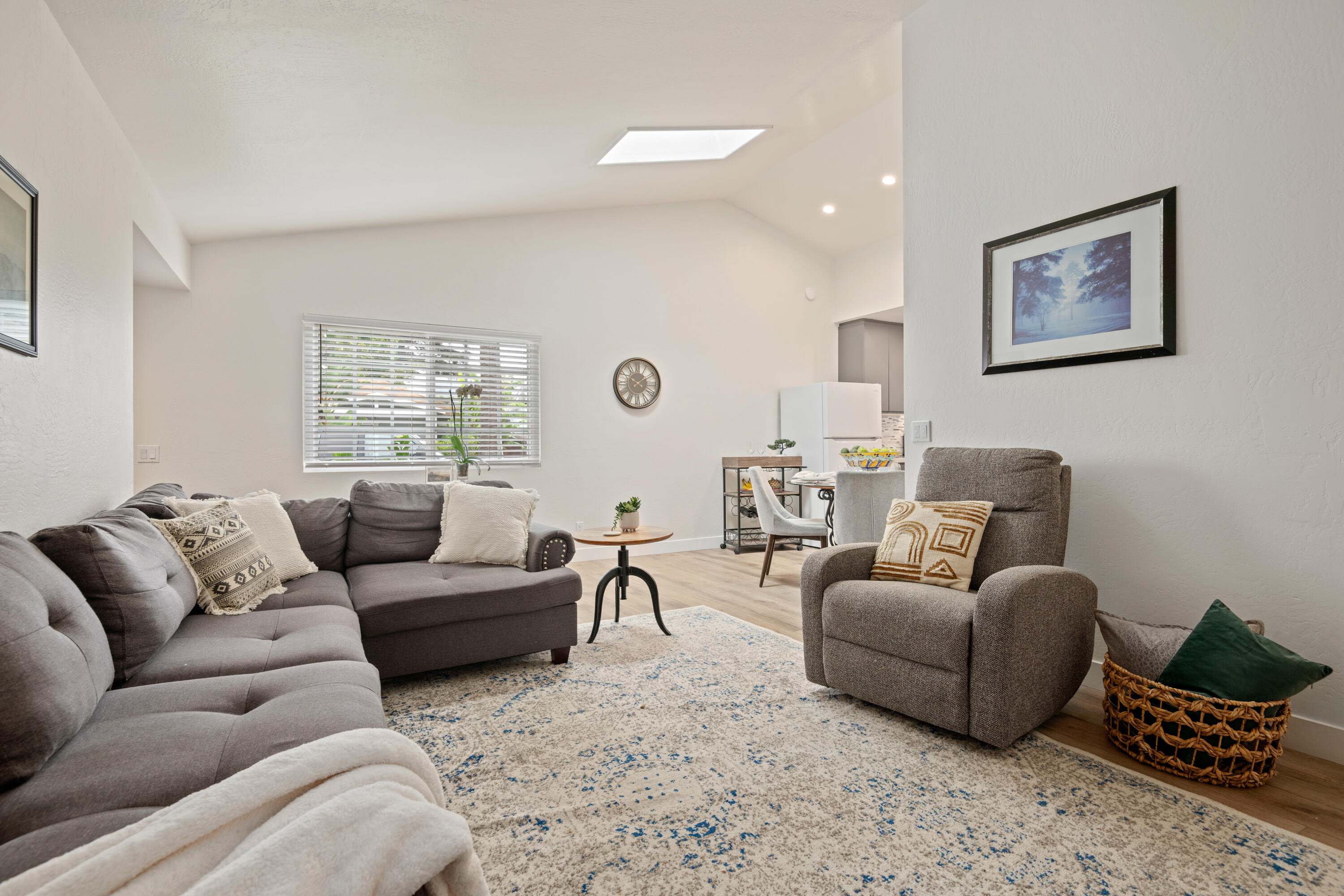 4617 9th Street Carpinteria, CA 93013 - Photo 7 of 19 Living Room