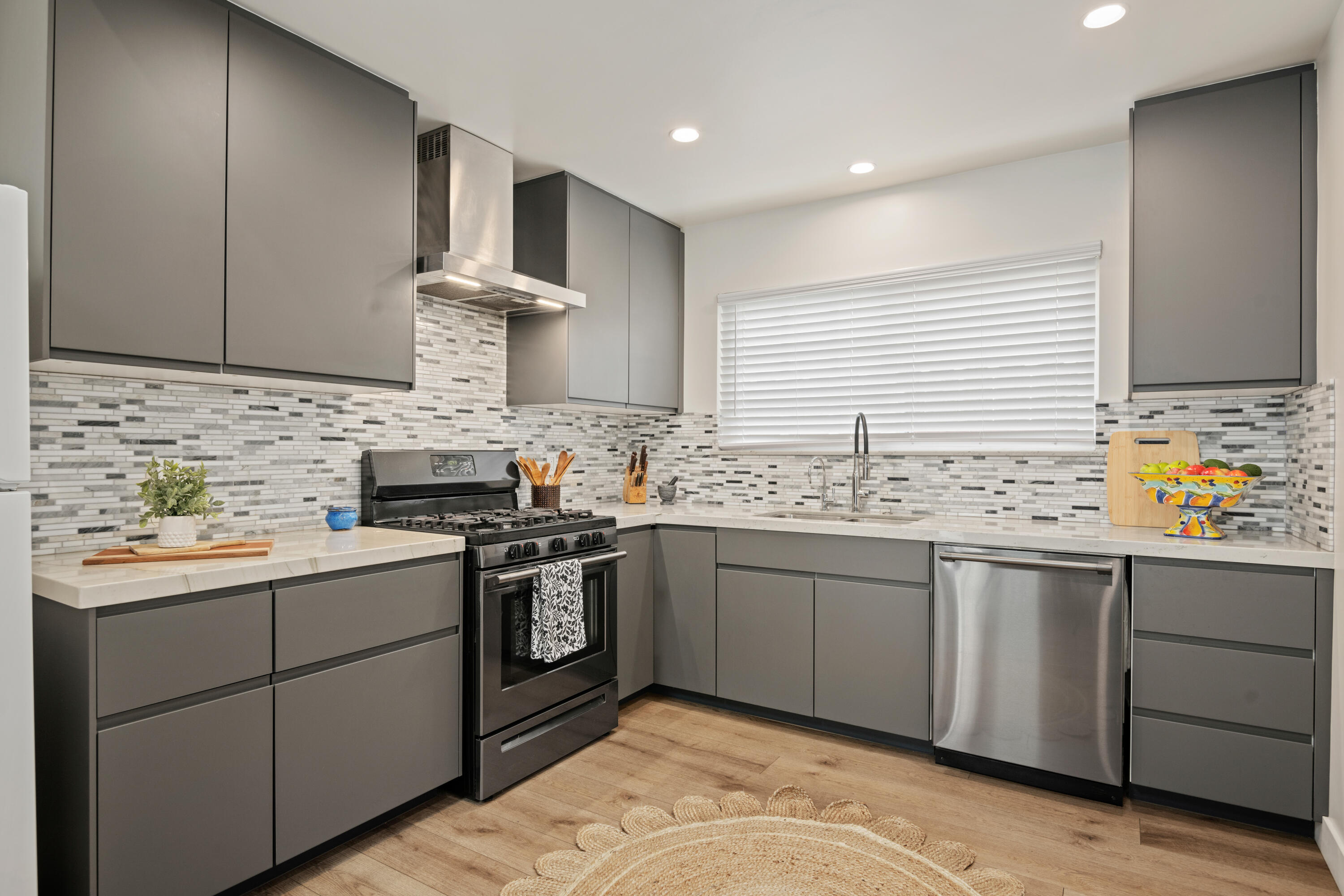 4617 9th Street Carpinteria, CA 93013 - Photo 9 of 19 Updated Kitchen