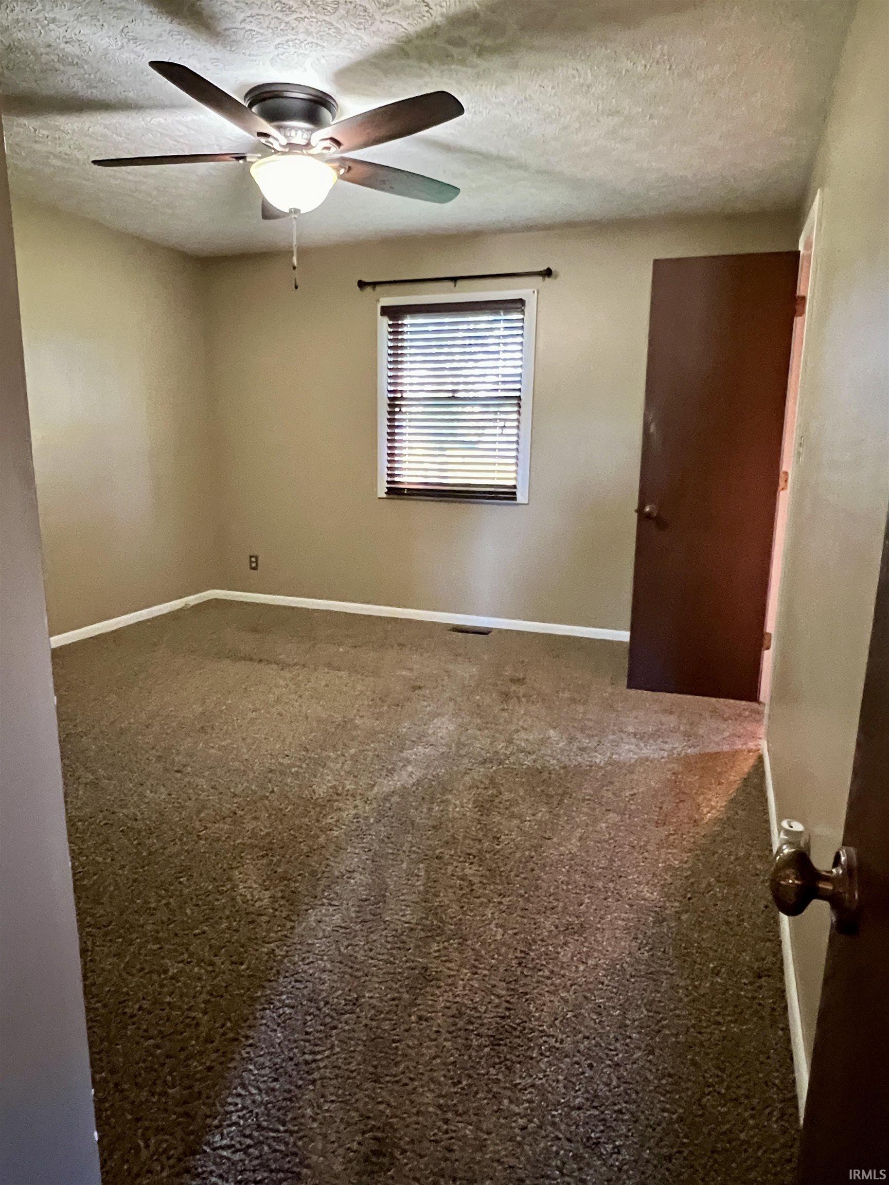 909 Clover Street Rochester, IN 46975 - Photo 13 of 23