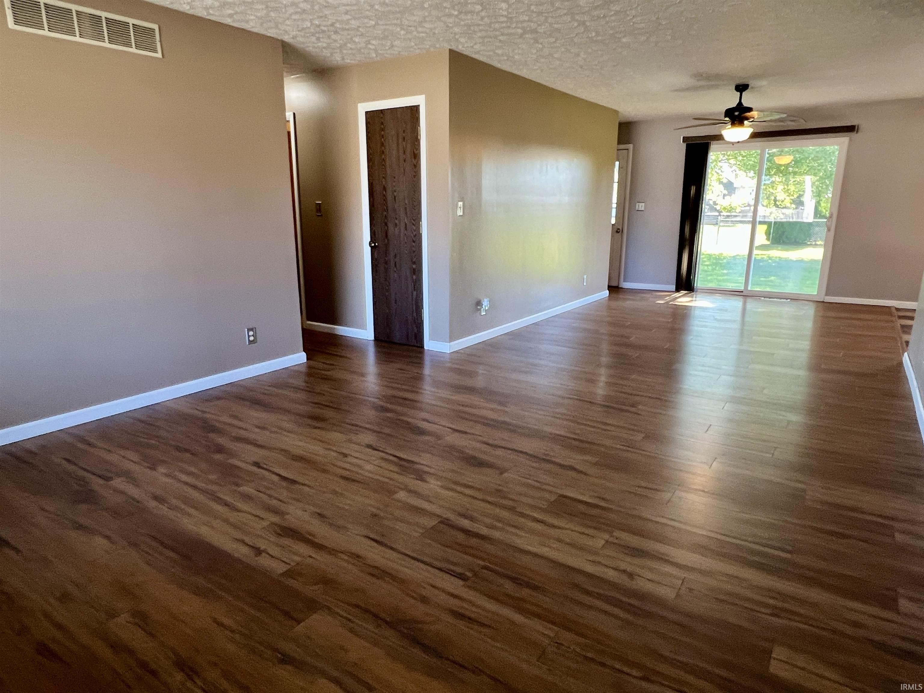909 Clover Street Rochester, IN 46975 - Photo 8 of 23