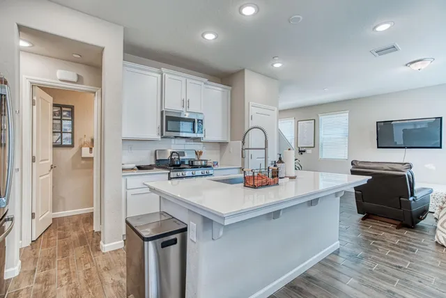 $415,000 | 212 Arbor Drive South, Madera, CA 93636