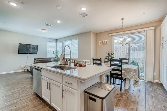 $415,000 | 212 Arbor Drive South, Madera, CA 93636