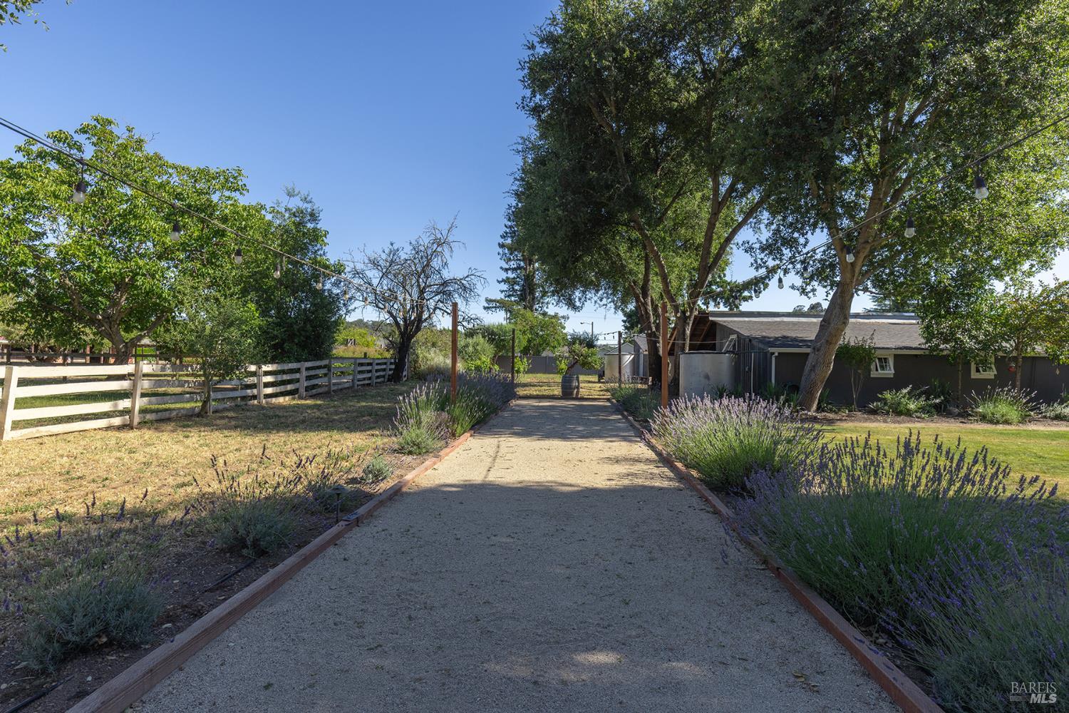 2032 Hagen Road Napa, CA 94558 - Photo 6 of 42