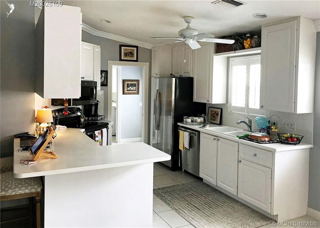 1177 Southwest Balmoral Trace Stuart, FL 34997 - Photo 3 of 30 Gallery Image 3