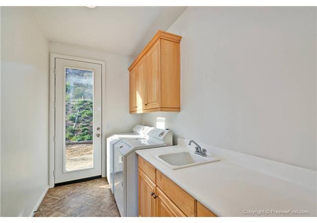 421 Hickoryhill Drive Encinitas, CA 92024 - Photo 11 of 23