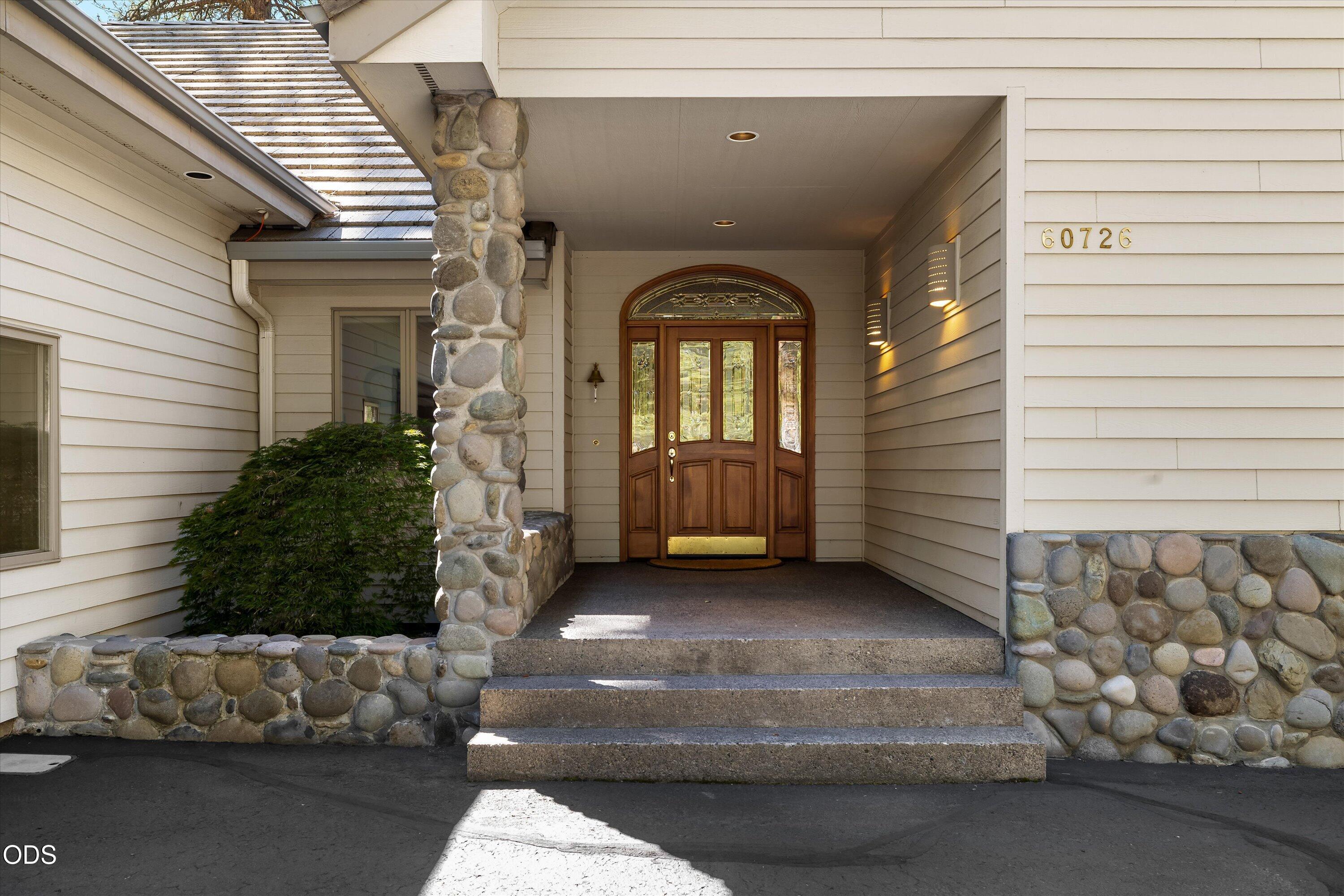 60726 Golf Village Loop Bend, OR 97702 - Photo 2 of 63