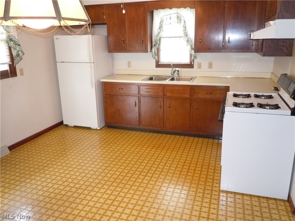 1251 Deforest Road Southeast Warren, OH 44484 - Photo 3 of 18 Gallery Image 3