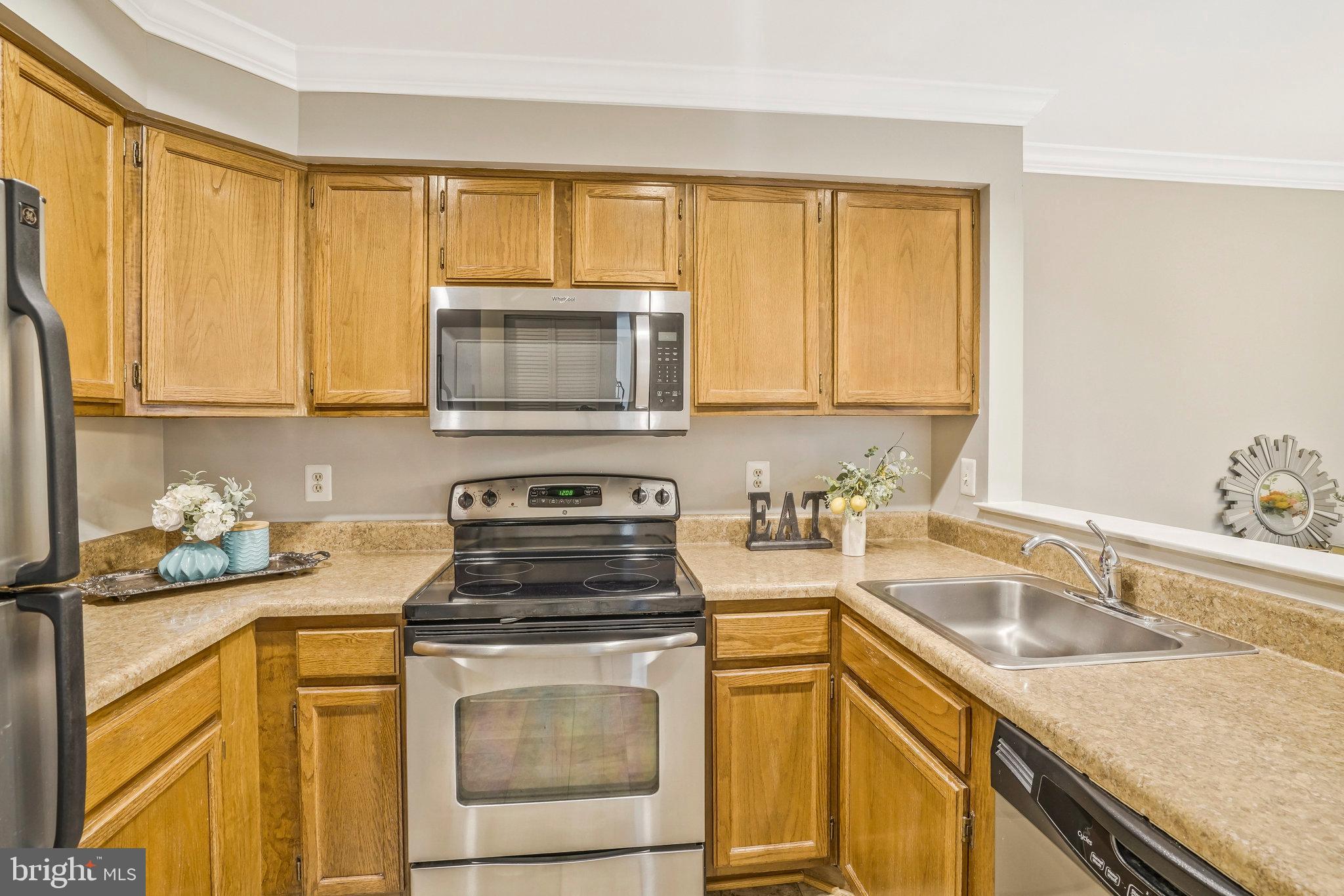 7815 Harrowgate Circle, Unit 150 Springfield, VA 22152 - Photo 12 of 30 Kitchen