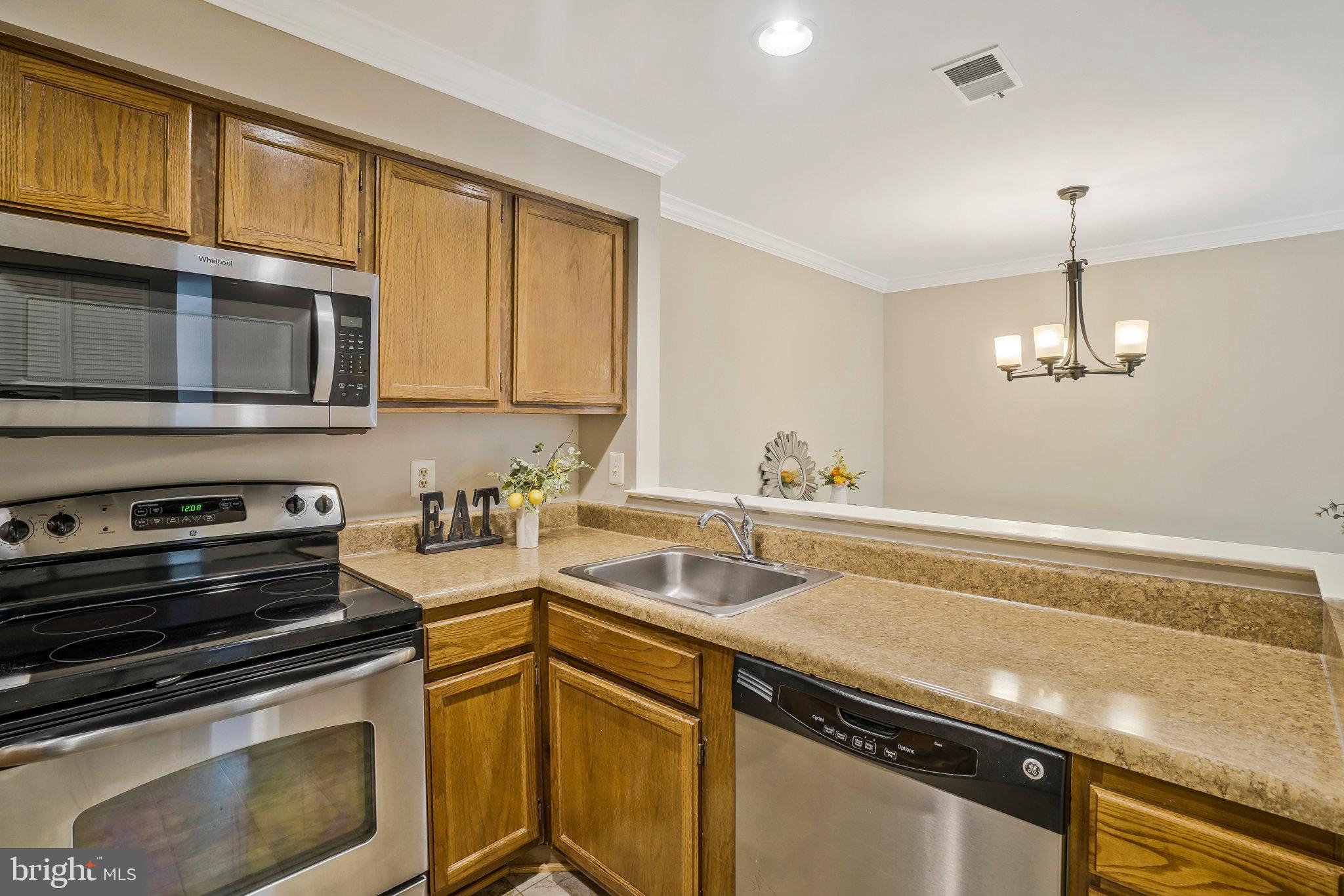 7815 Harrowgate Circle, Unit 150 Springfield, VA 22152 - Photo 13 of 30 Gallery Image 13