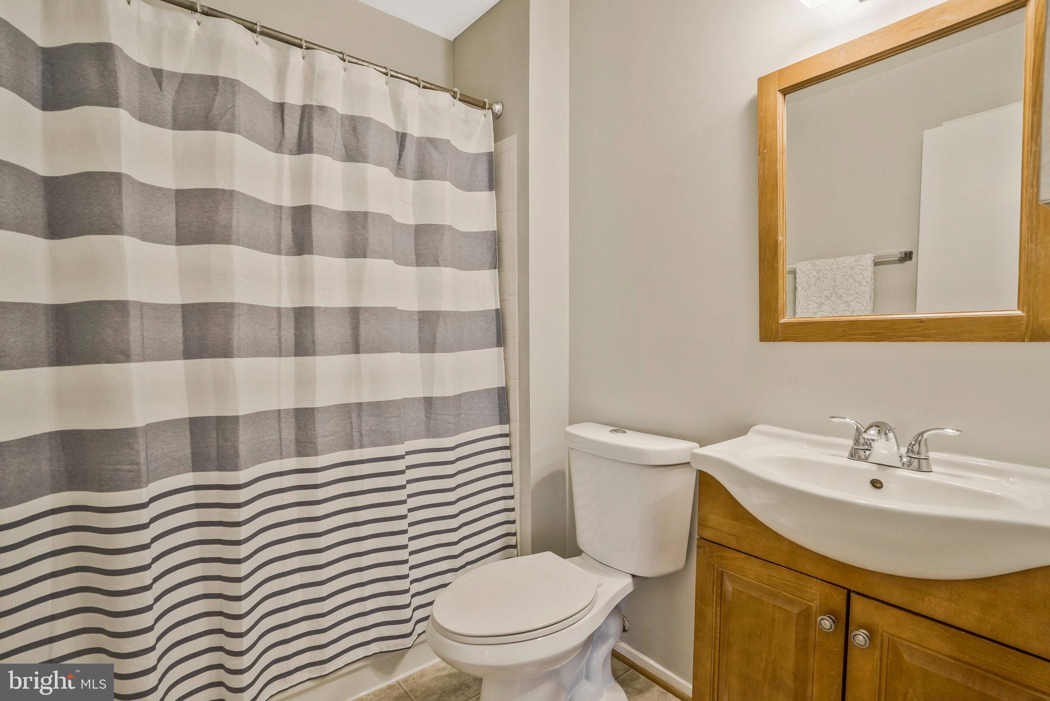 7815 Harrowgate Circle, Unit 150 Springfield, VA 22152 - Photo 16 of 30 Hallway Bathroom