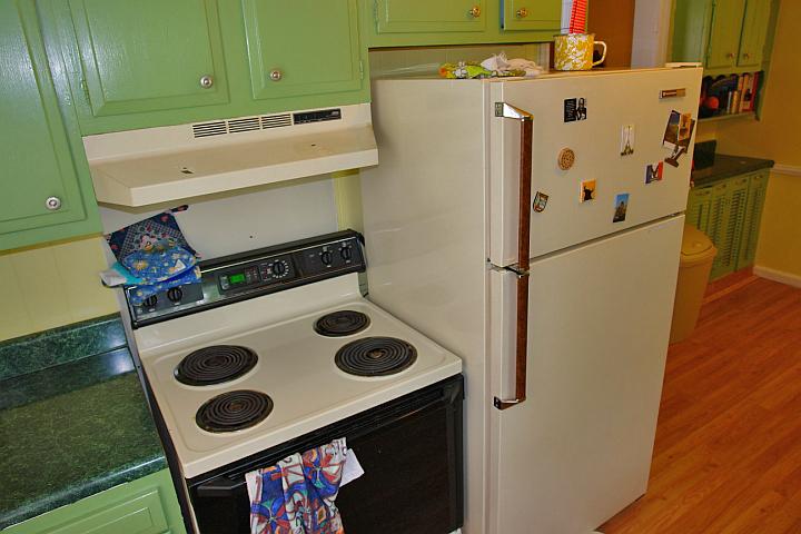 1828 Fareham Road Southwest Roanoke, VA 24015 - Photo 4 of 20 4