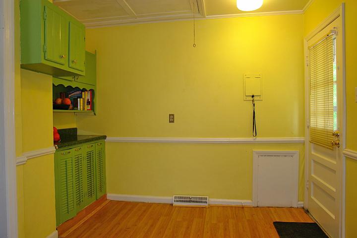 1828 Fareham Road Southwest Roanoke, VA 24015 - Photo 5 of 20 5