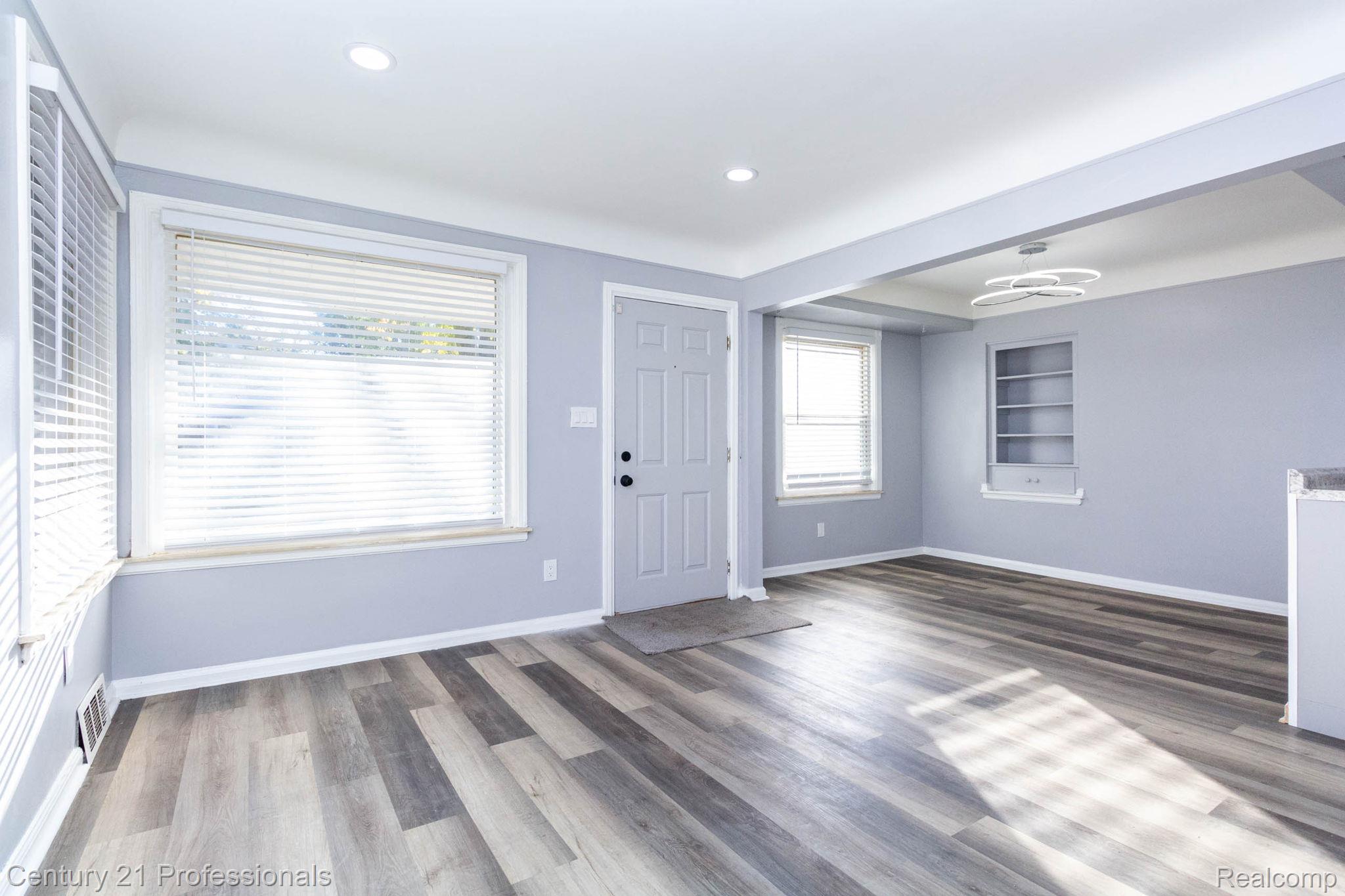 18951 Edinborough Road Detroit, MI 48219 - Photo 6 of 47 Foyer with plenty of natural light, wood finished floors, and recessed lighting