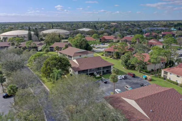 $2,350 | 6446 Chasewood Drive, Unit B, Jupiter, FL 33458